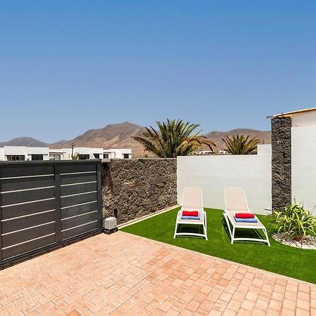 Villa Omura By Villa Plus Playa Blanca  Exterior photo